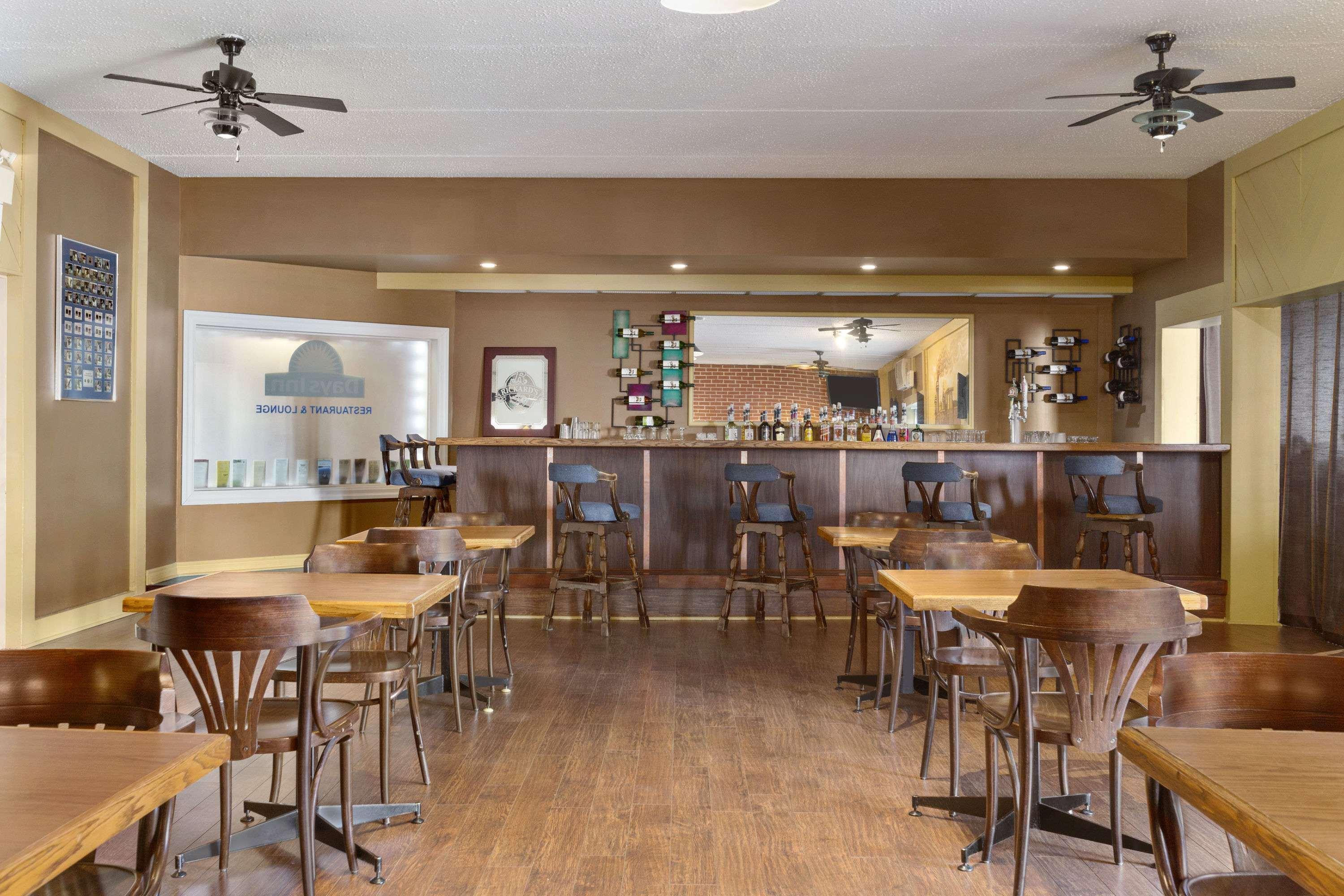 Days Inn By Wyndham Bridgewater Conference Center Extérieur photo