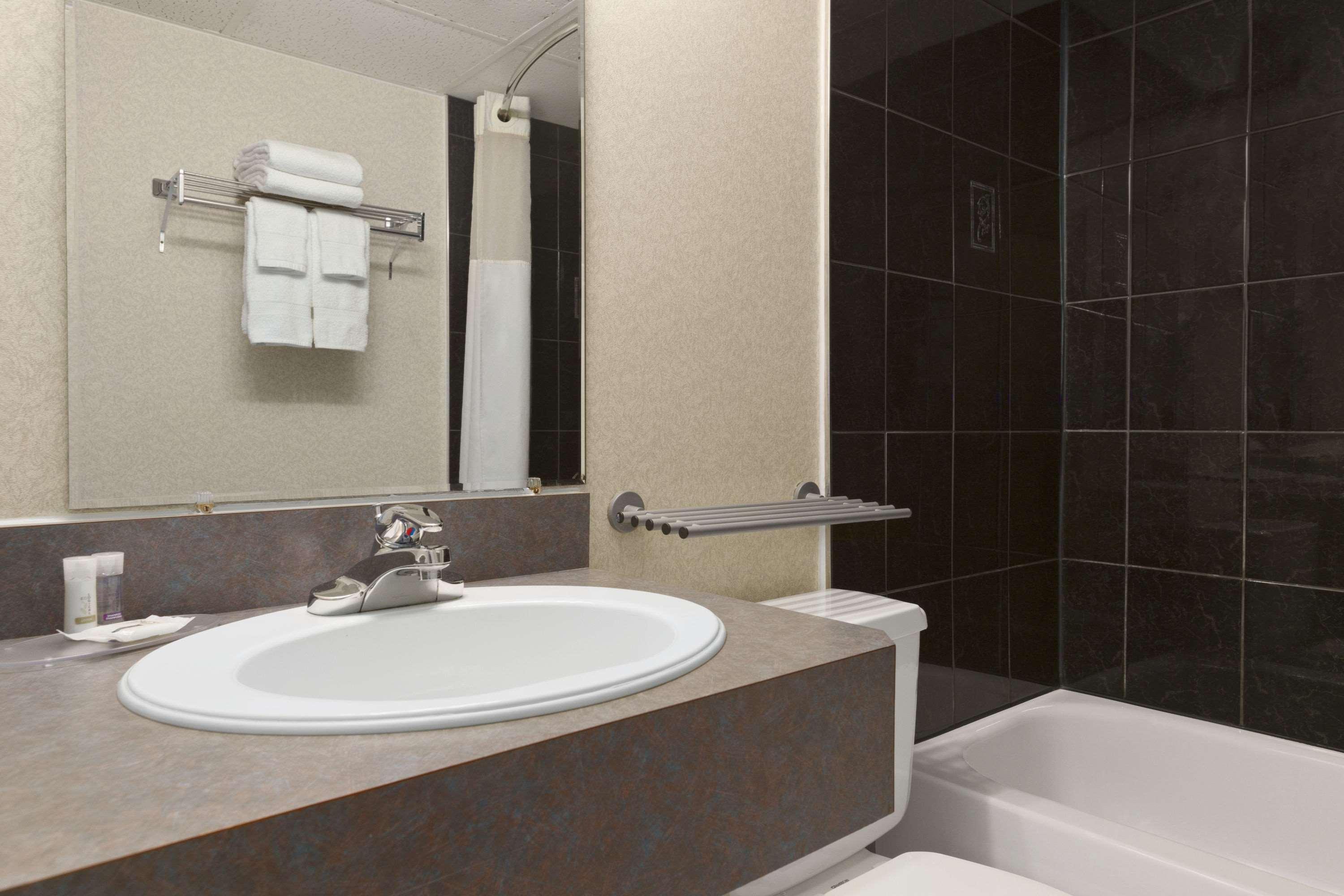 Days Inn By Wyndham Bridgewater Conference Center Extérieur photo