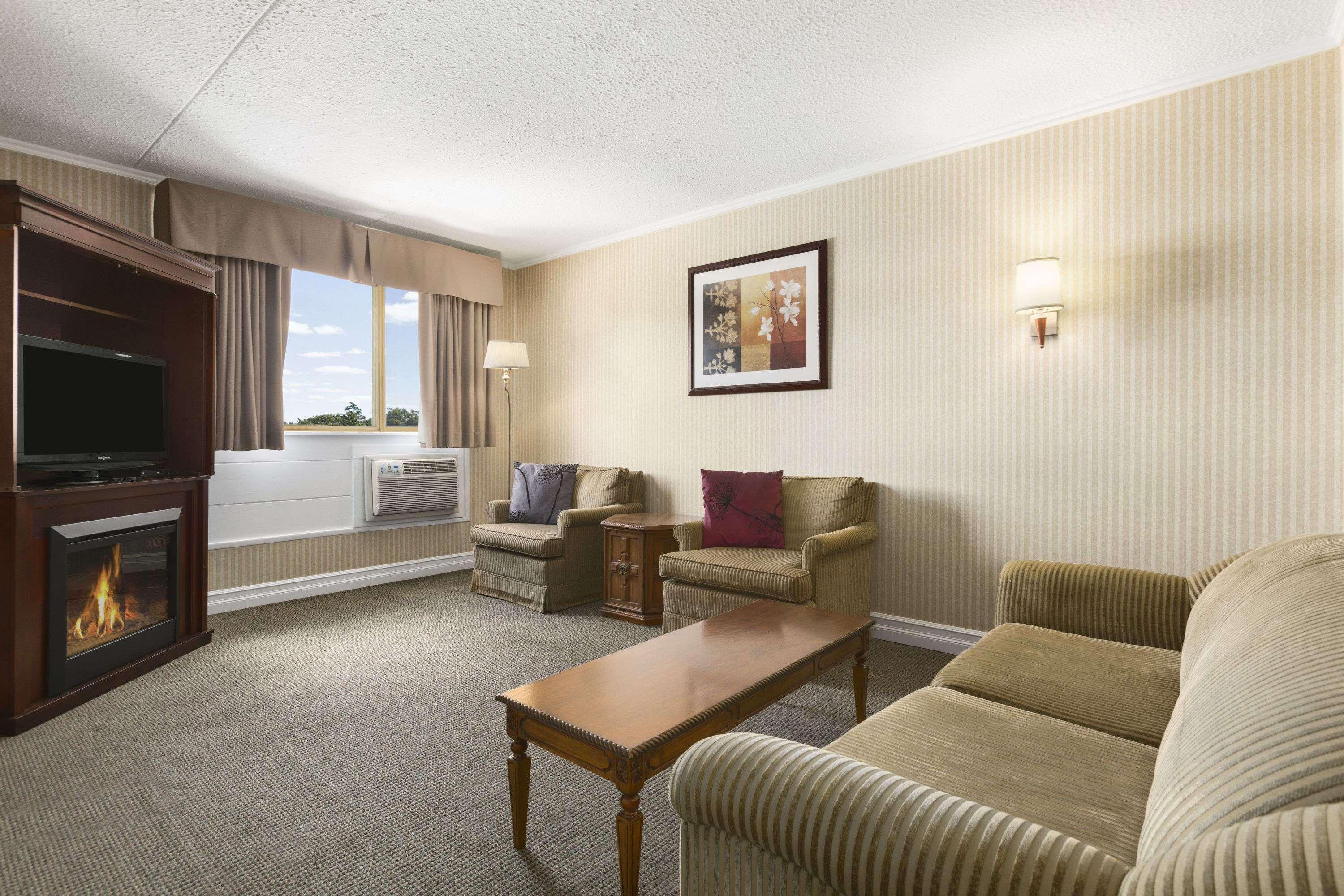 Days Inn By Wyndham Bridgewater Conference Center Extérieur photo